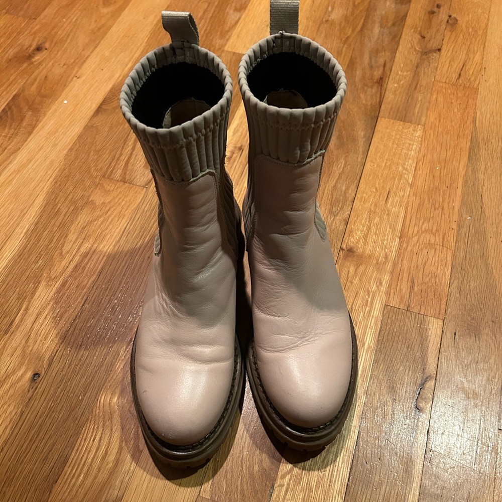 Elegant Beige Heeled Boots